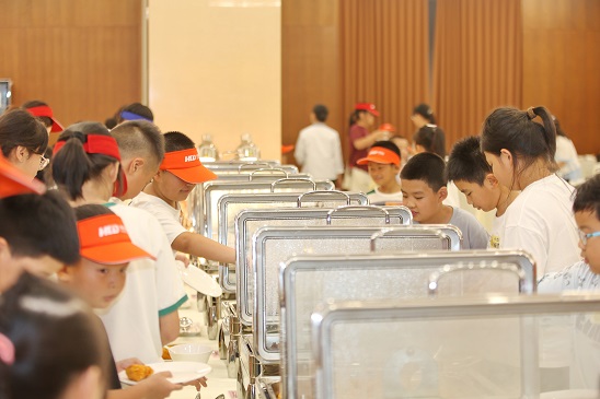 221724746280709.jpg 20240816产业园亲子夏令营照片(许) (178).JPG